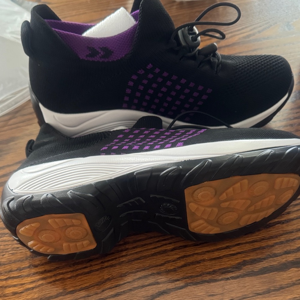 Women's Black and Purple Athletic Shoes